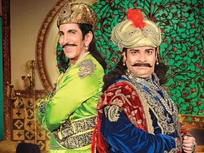 Kiku Sharda (R) in Akbar Birbal