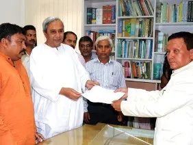 CM Naven Patnaik handing over Marandi's nomination papers ( Pic - Biswaranjan Mishra)