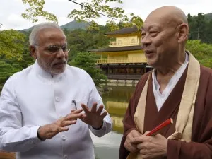 PM Modi with Buddhist monk Mori in Kyoto (PIB)