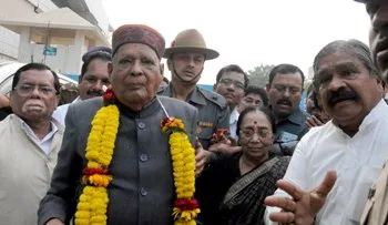 Former Chief Minister JB Patnaik at the Bhubaneswar airport after his return from Guwahati on Thursday afternoon (ic: Biswaranjan Mishra)