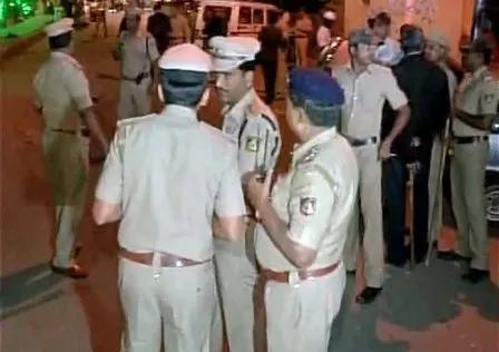 Police at the blast site (Courtesy indiatoday.intoday.in)