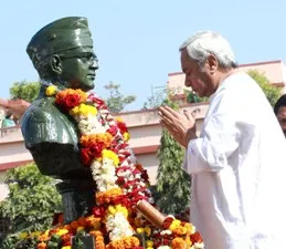 netaji garlanded