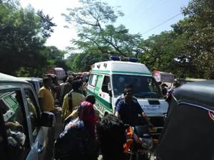 An 108 amulance stuck in the crowd