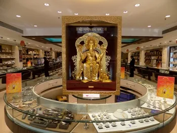 India's Biggest 24K Gold Ganesh at Khimji Jewellers-Pic 02