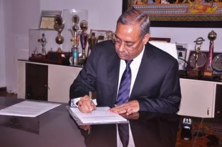 Mr_Anil_Kumar_Jha_assumes_charge_of_CMD_MCL_on_Sunday_November_1_2015.