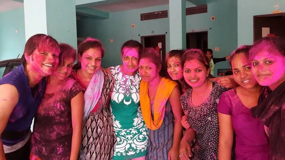 girls holi