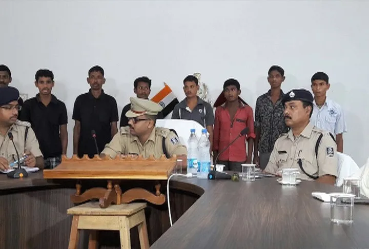 Maoists surrender