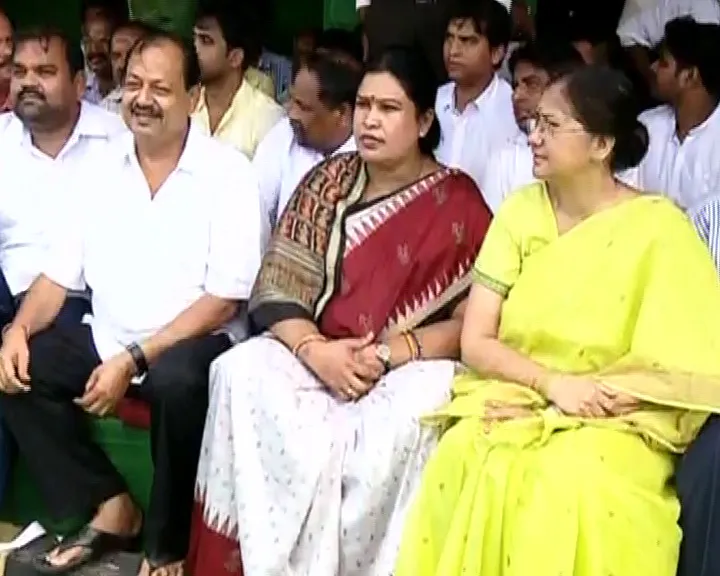 raj bhawan protest