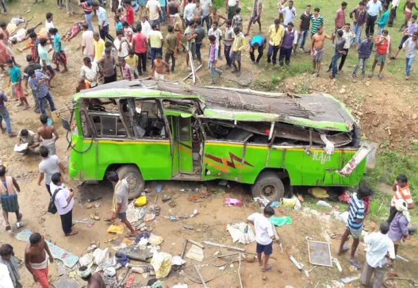 bus-accident-610x420