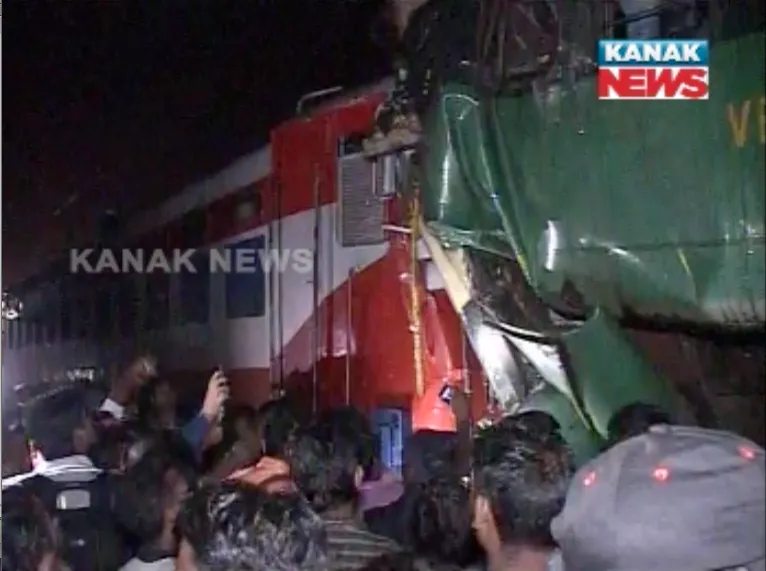 train-accident-kathajodi