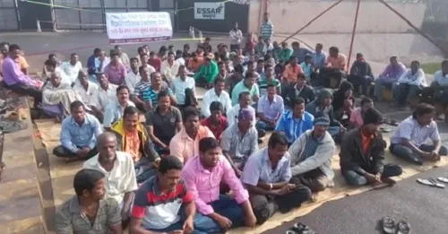 essar-steel-dharna