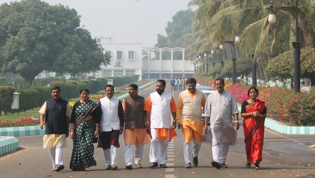 odisha-bjp-delegates-at-governors-house1