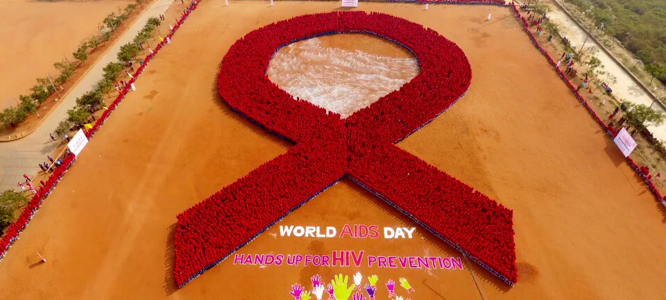 world-aids-day-kiss