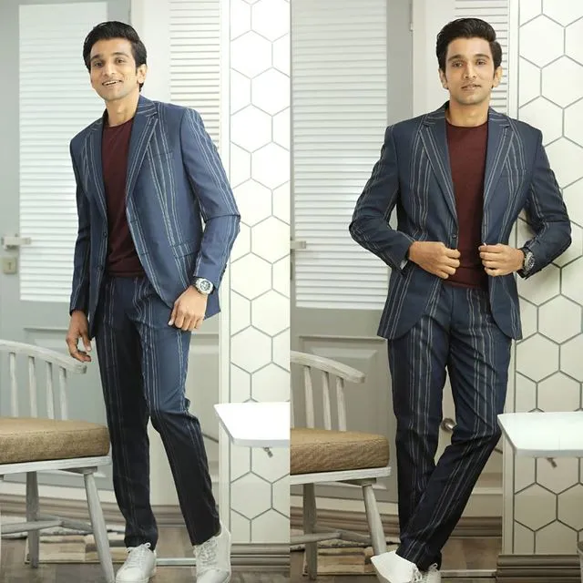 pratik gandhi