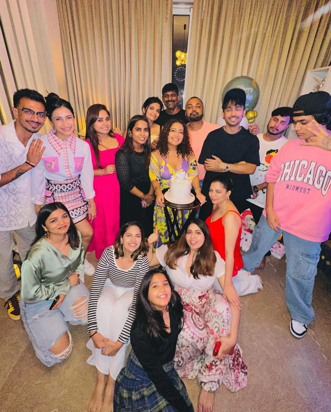 नेहा कक्कड़ की पार्टी से गायब पति, न दी बधाई, सबकुछ चल रहा ठीक? - Neha  kakkar husband rohanpreet singh missing from singers birthday celebration  fans get worried is everything not okay