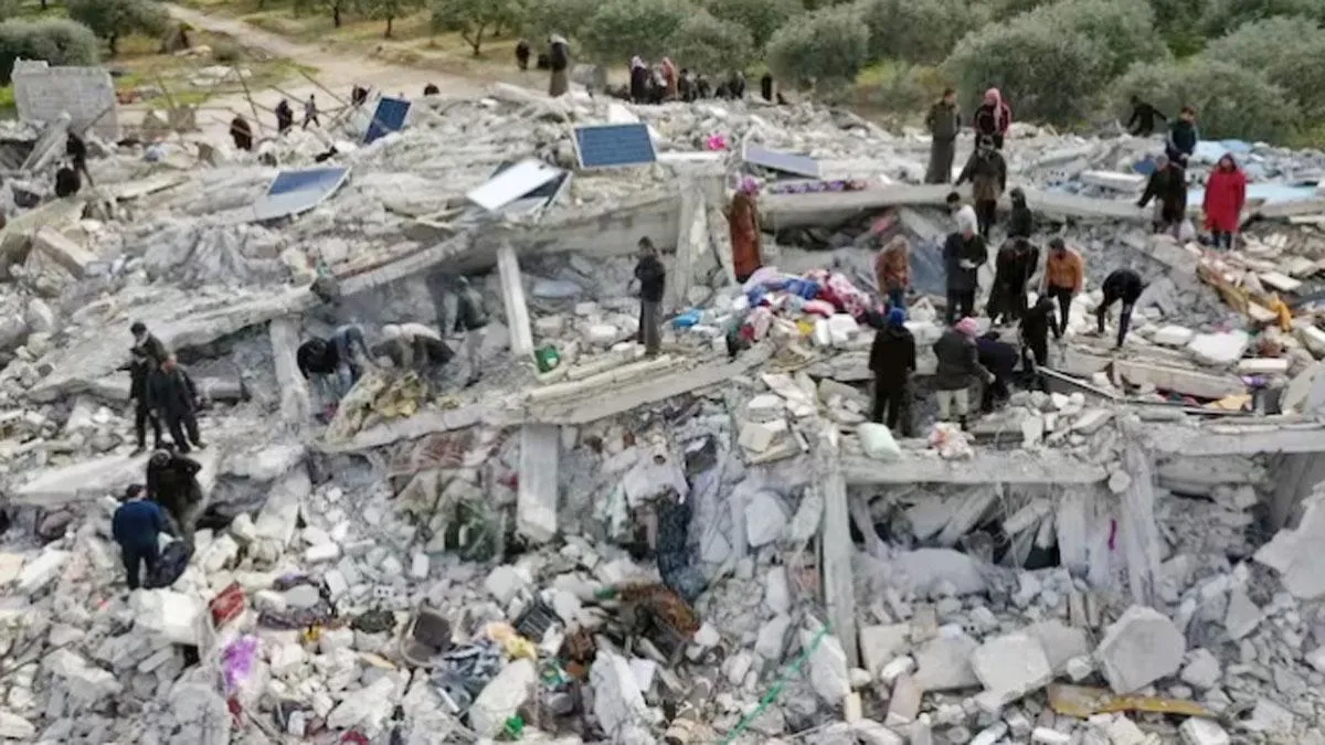 7.8 तीव्रता से आया था भूकंप (PHOTO-AP)