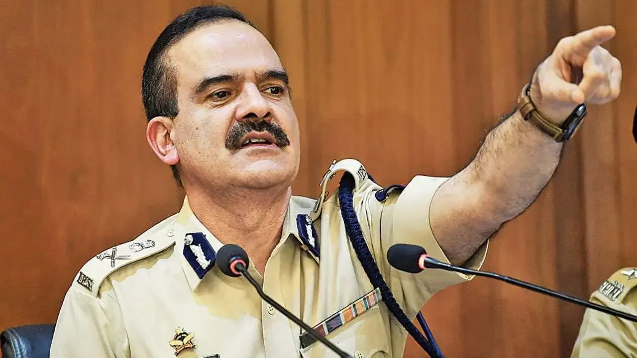 Param Bir Singh withdraws plea after Supreme Court refuses to hear it | MUMBAI NYOOOZ