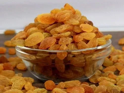 Packed Green Premium Quality Kashmiri Kishmish/Raisin - 1Kg 100% Organic, Packaging Type: Plastic Bag,Gunny Bag, Rs 330 /kg | ID: 22051318112
