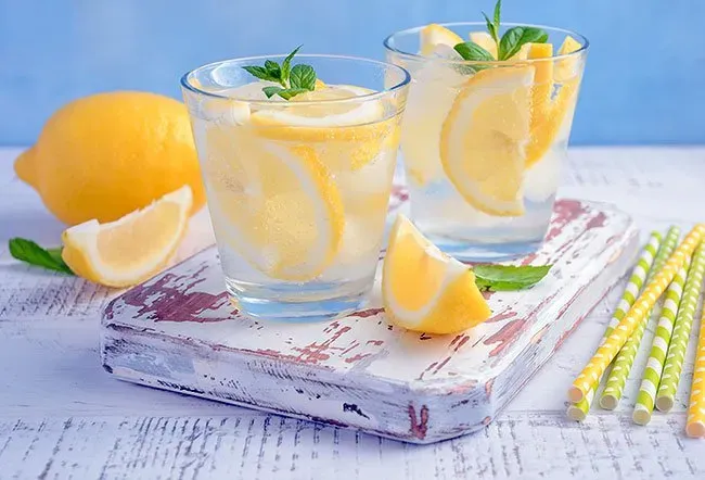 How Much Lemon Water Should You Drink in a Day? Health Benefits