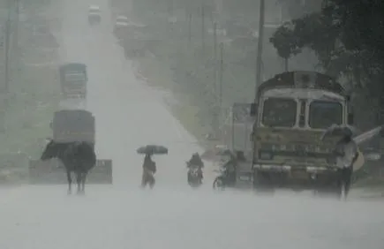 Heavy rain lashes Odisha, causes inundation of several areas - The ...