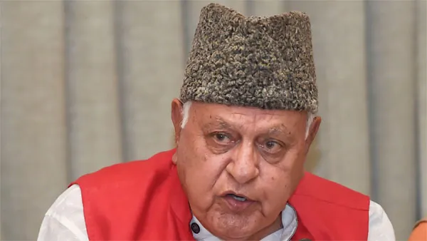 Can't even kiss my wife' because of pandemic: Farooq Abdullah leaves audience in splits - Oneindia News