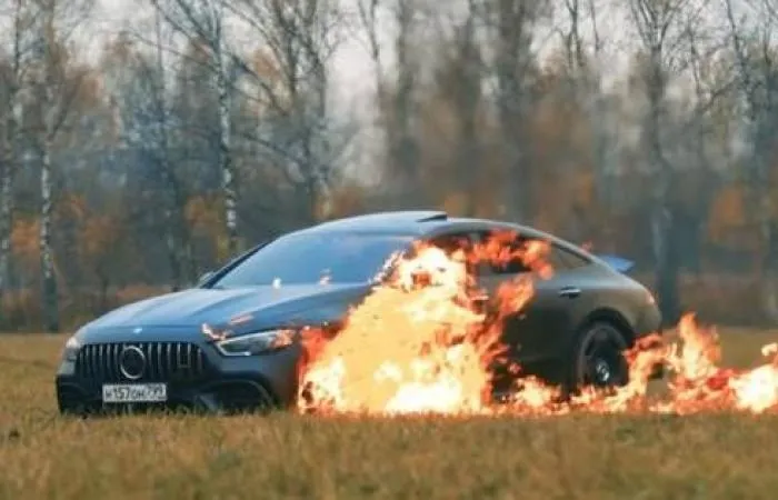 YouTuber sets fire to his new Mercedes-AMG on purpose | ...