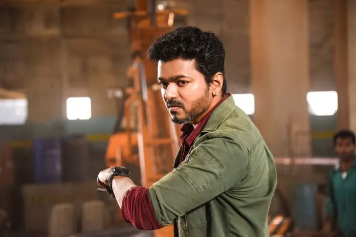 Sauth Superstar Thalapathy Vijay ने अपने ही मां-बाप समेत 11 लोगों के खिलाफ दर्ज करवाया केस, जाने क्या है मामला