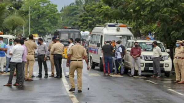 कोरोना के साथ तूफान का भी प्रभाव