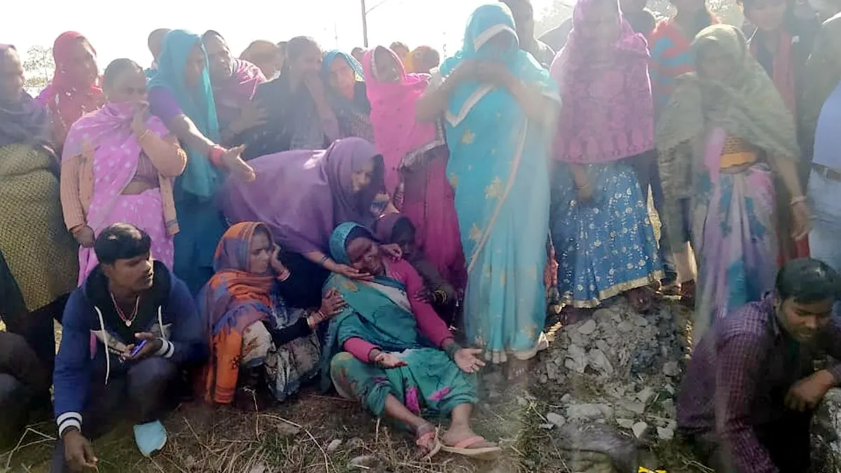 ट्रेन से दो हिस्‍सों में कटकर पड़ा था युवक का शरीर, फिर भी बोल रहा था- किसी की गलती नहीं