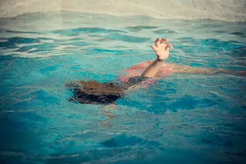 Reviving a drowning victim using first aid - FamilyEducation