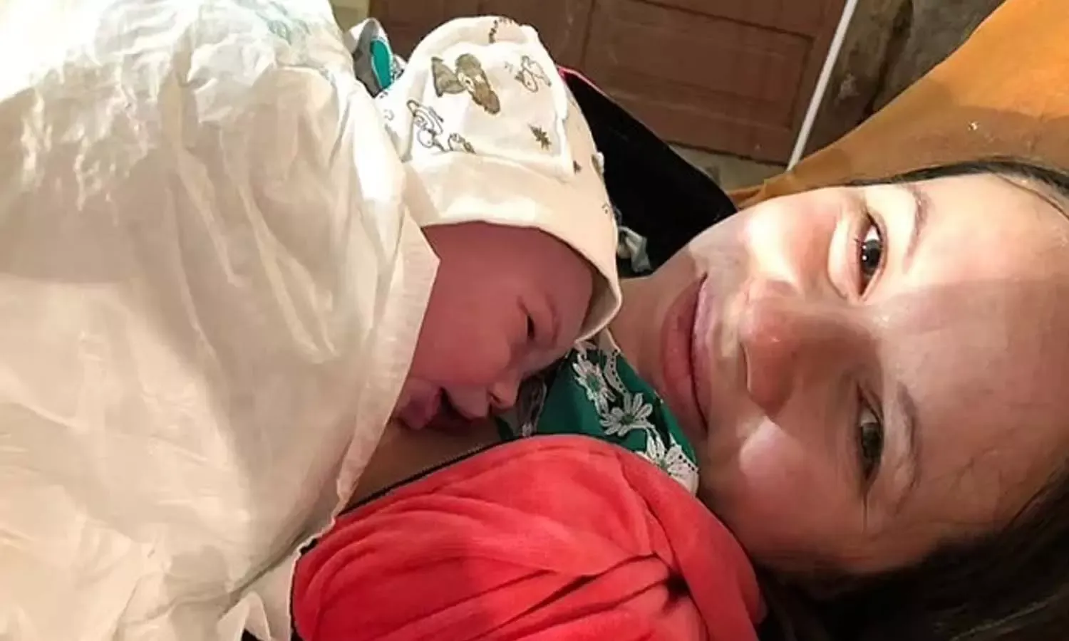 यूक्रेनी युवती ने बच्ची को दिया जन्म: Photo - Social Media