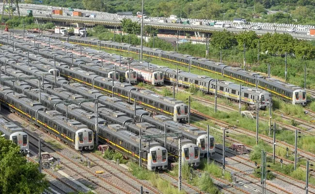 Restarting Of Delhi Metro From Monday Cleared By Lt Governor: Sources