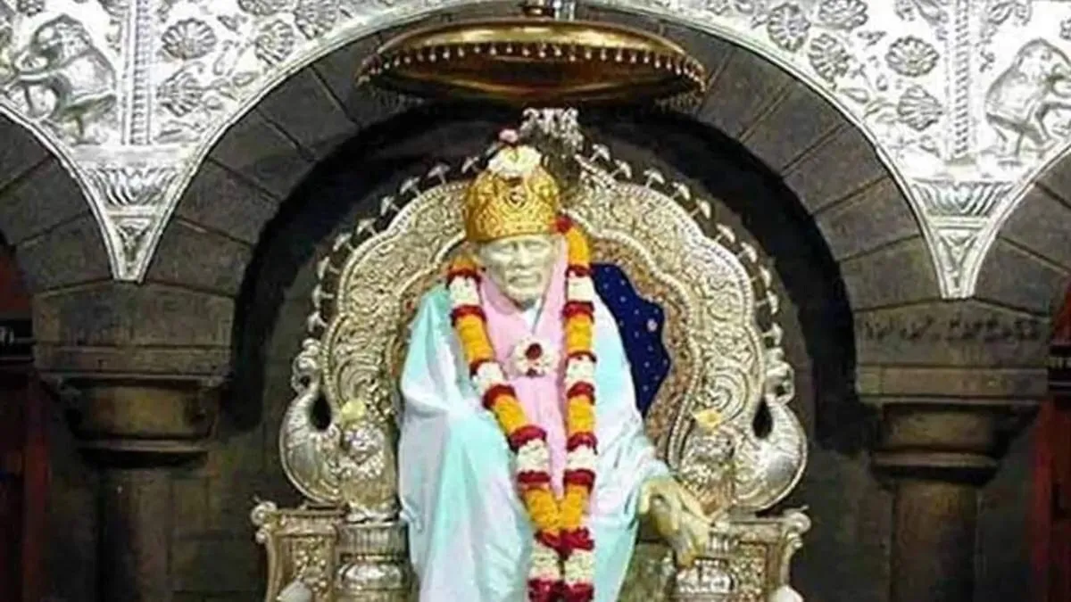 कोरोना काल में शिरडी में दर्शन के लिए भक्तों की संख्या कम कर दी गई है.(फाइल फोटो)