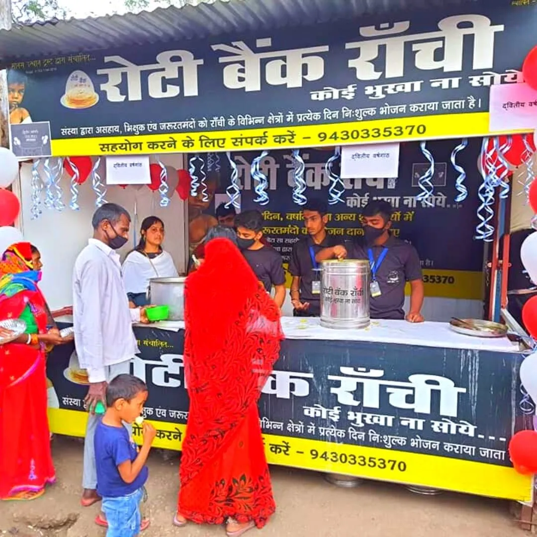 Humanity! This Ranchi Businessman Runs 'Roti Bank' To Feed 200 People Daily For Free