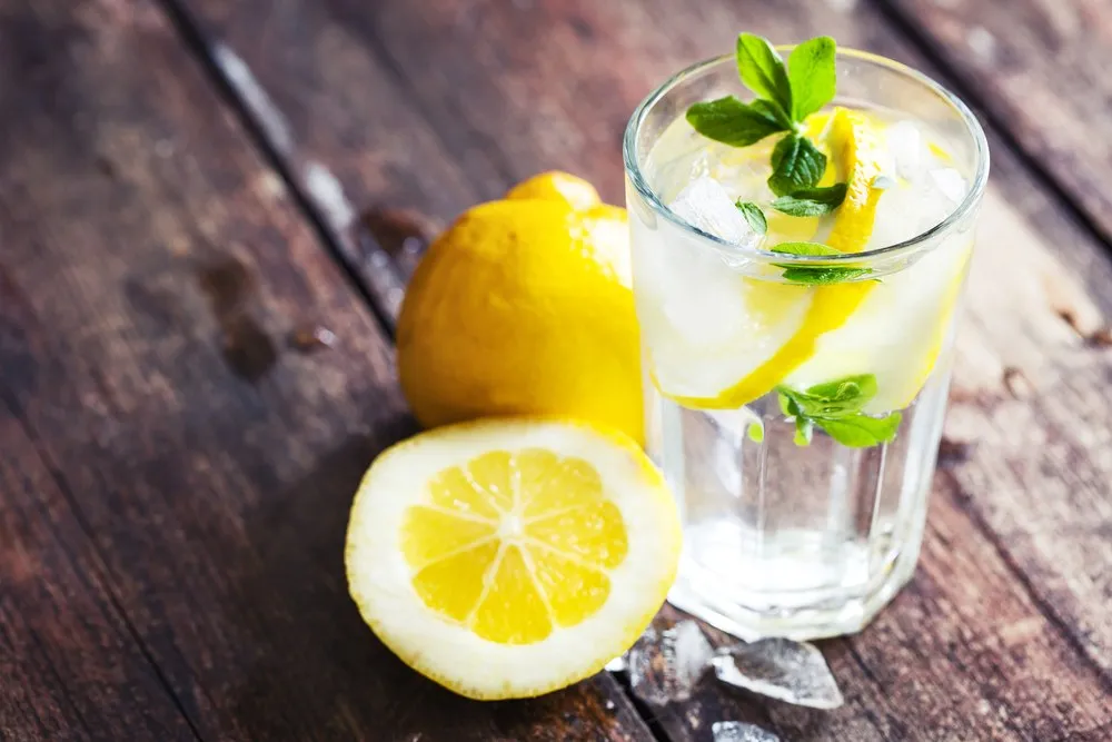 11 Benefits of Drinking Lemon Water (And How to Drink It for Good Health)
