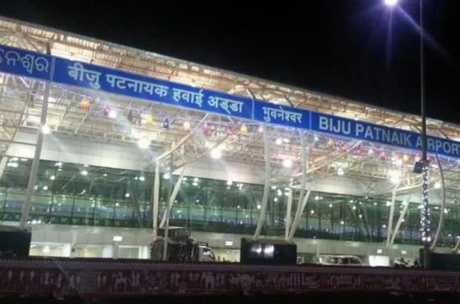 ବାତ୍ୟା ତିତ୍‌ଲି: ଟ୍ରେନ୍‌ ପରେ ଭୁବନେଶ୍ୱରରୁ ବିମାନ ସେବା ବାତିଲ