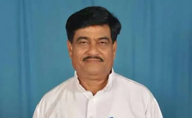 କାର୍ଡ ବ୍ୟାଙ୍କ କର୍ମଚାରୀ ସଂଘ ପକ୍ଷରୁ ସମବାୟ ମନ୍ତ୍ରୀଙ୍କୁ ସ୍ମାରକପତ୍ର