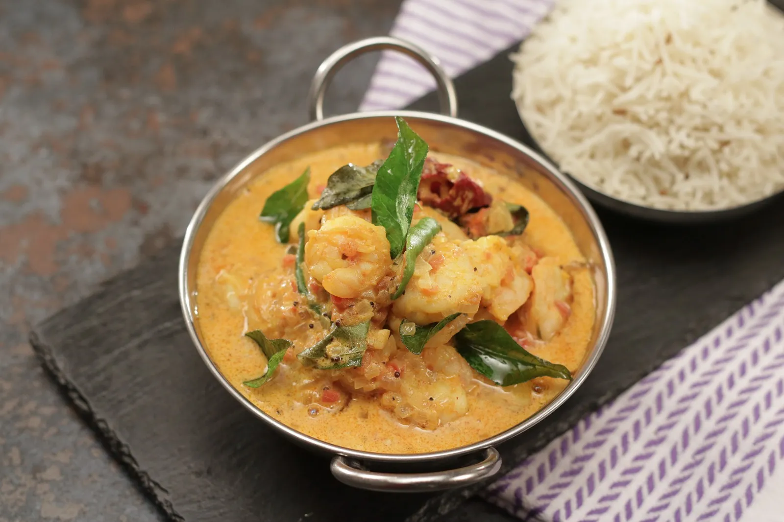 Creamy coconut prawn curry