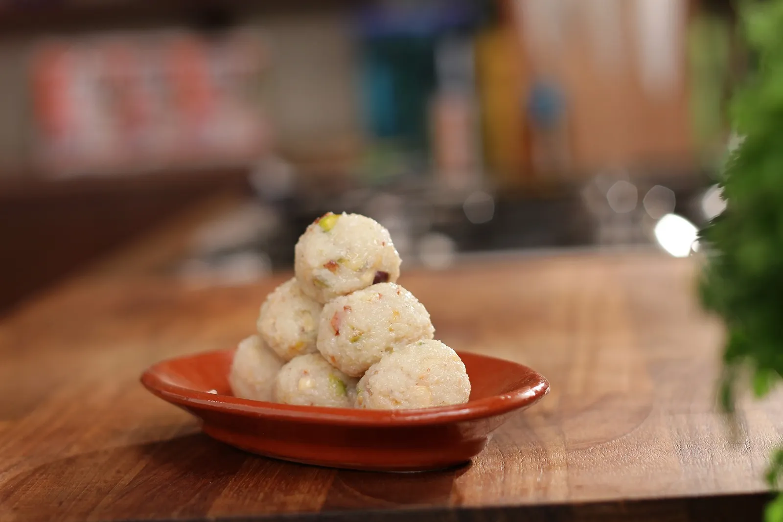 Coconut laddoo