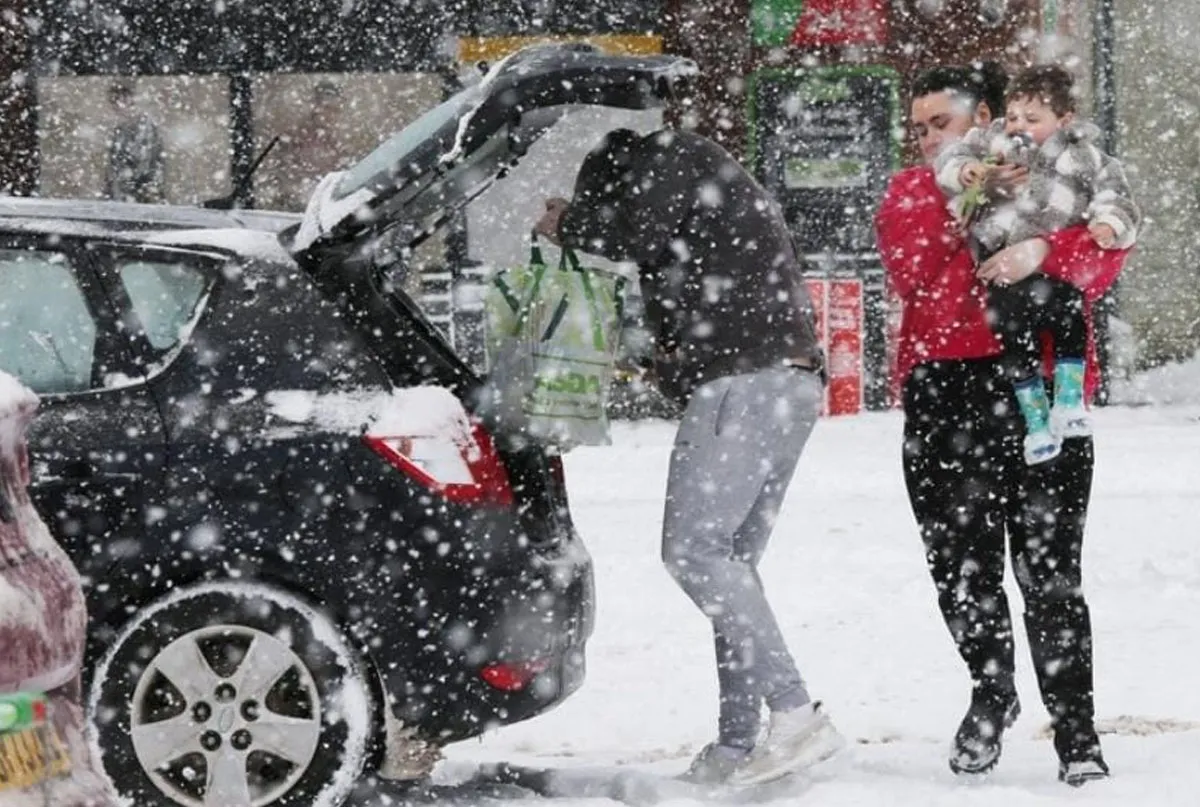 uk heavy snow fall-3