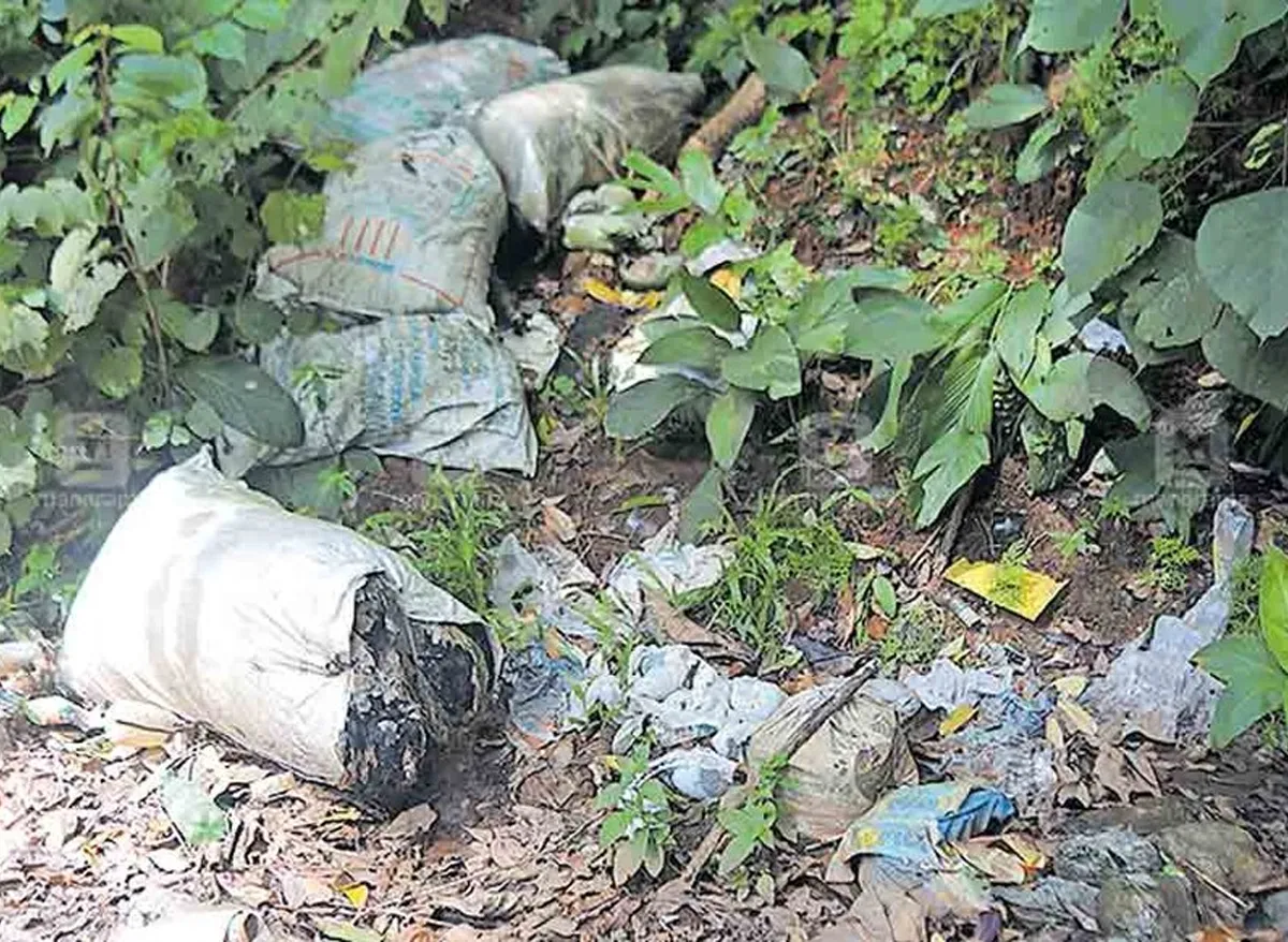 waste dumped in shabarimala forest