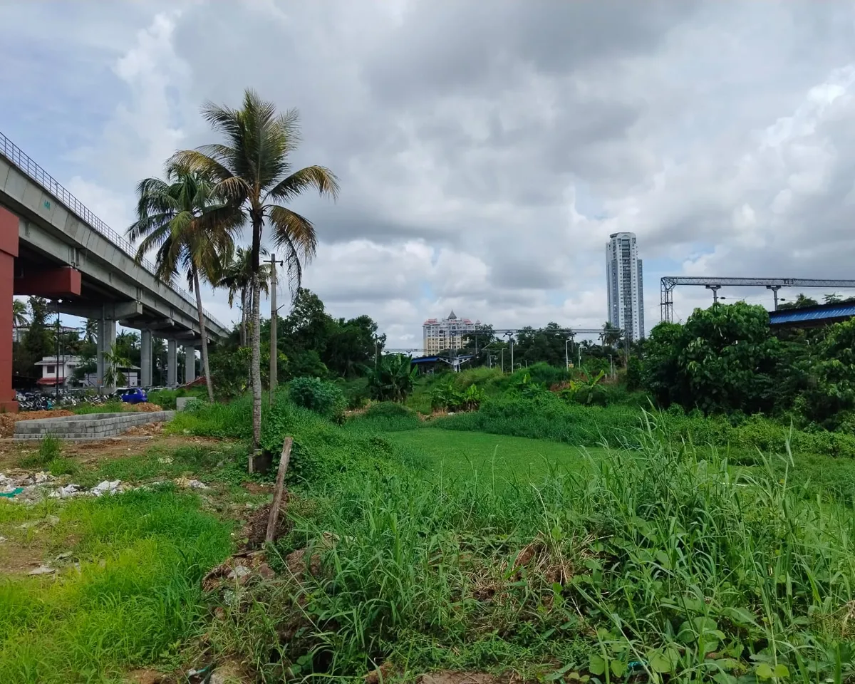 kannankeri canal near thripunithura station