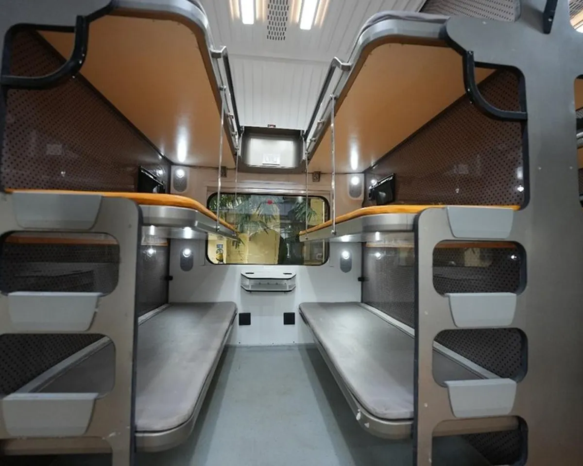 vande bharat sleeper train-3