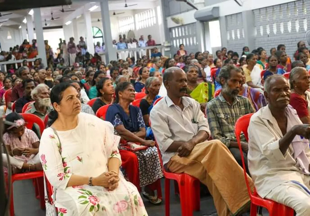 oommen chandy charity-3