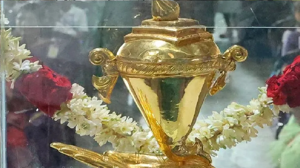 Untitledmukgold cup 