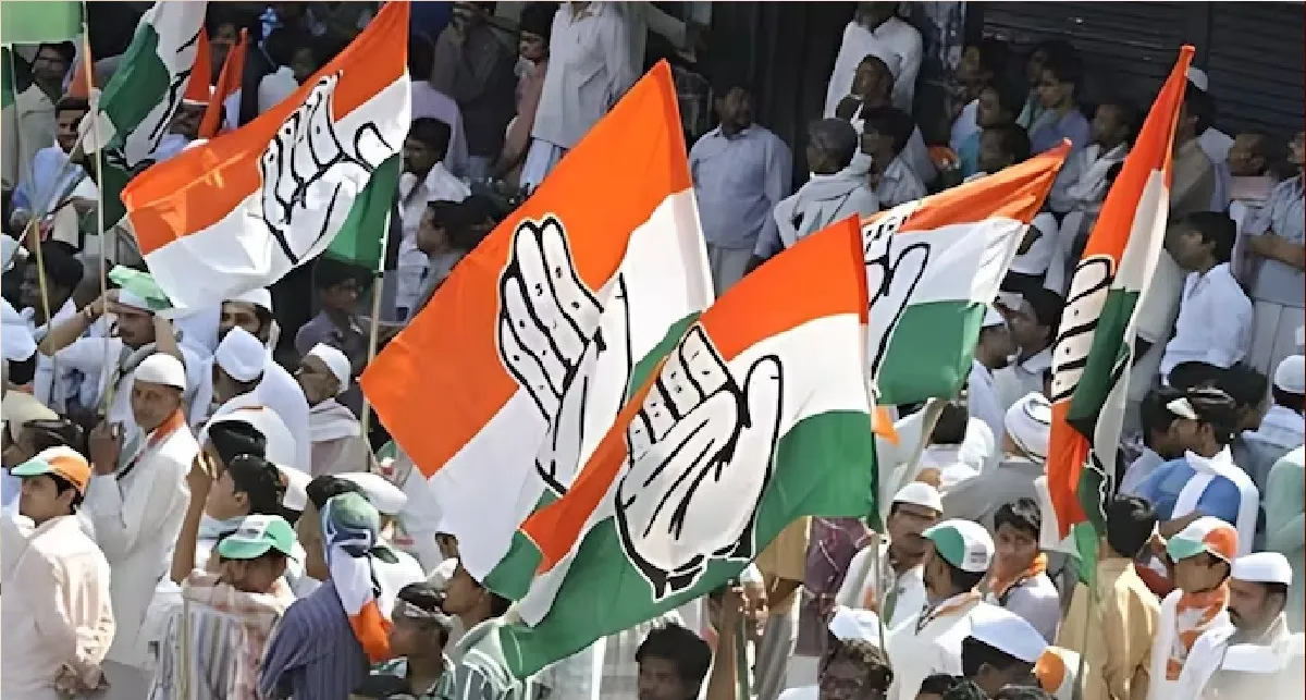 LPG cylinders at Rs 500, 300 free electricity units: Congress's Delhi poll sops