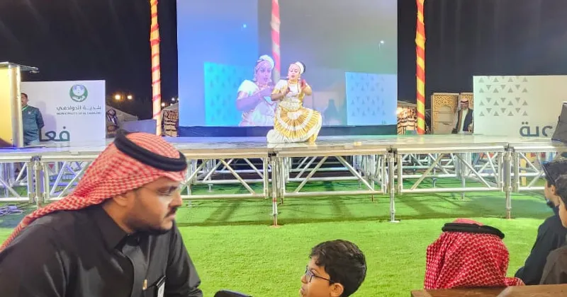 DHAVADEE FR MOHINI