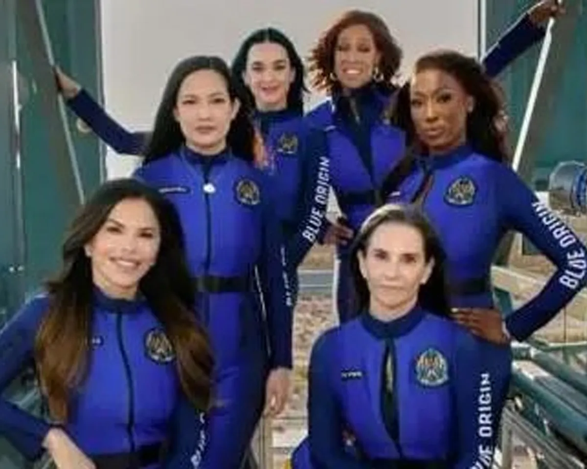 6 ladies to space-2