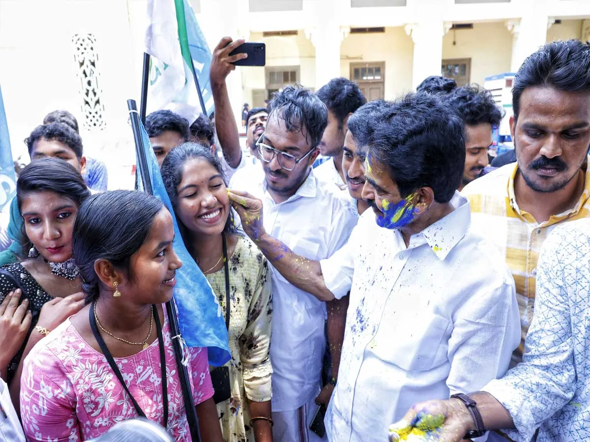 kc venugopal holi college.jpg