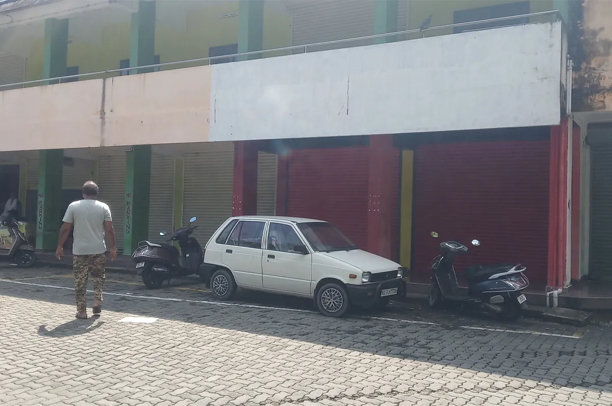 mulanthuruthy bus stand